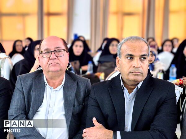 مراسم تجلیل و تقدیر از فرهنگیان در عنبرآباد