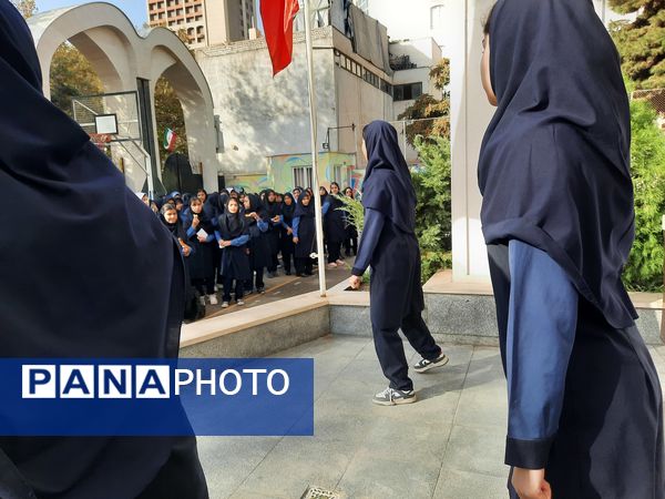 طلوعی تازه برای دانش‌آموزان دبیرستان مصلی نژاد حضرت زهرا در اول مهر
