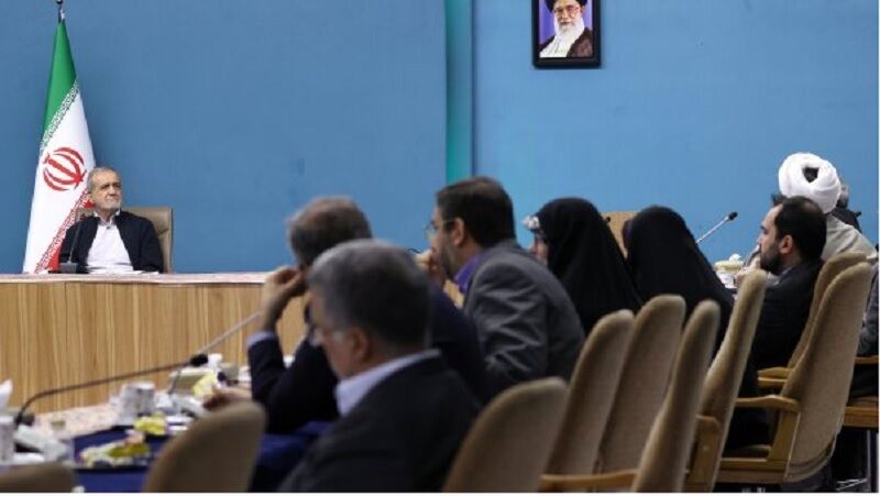 پزشکیان: برای اصلاح جدی و اساسی جامعه کار را باید از خانواده، مدرسه و دانشگاه آغاز کنیم