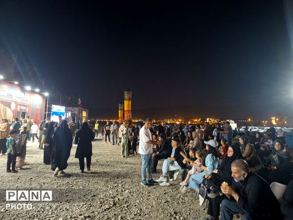 پذیرایی موکب حیدریون نیشابور از زائران مشهد مقدس 