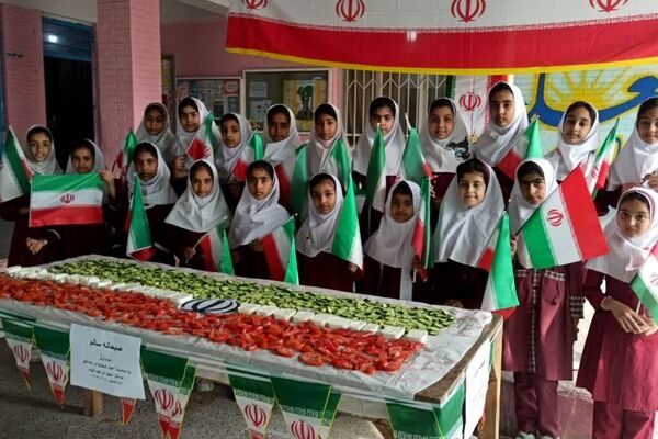 مراسم «صبحانه سالم»  در دبستان دخترانه شهید ابراهیم تنیده بندرعباس