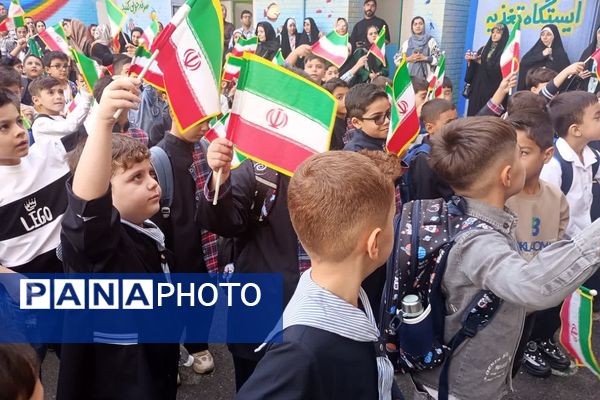 حضور پرشور کلاس اولی‌ها در جشن شکوفه های ناحیه دو شهرری 