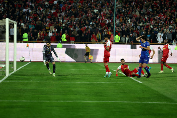 دیدار تیم‌های استقلال و پرسپولیس