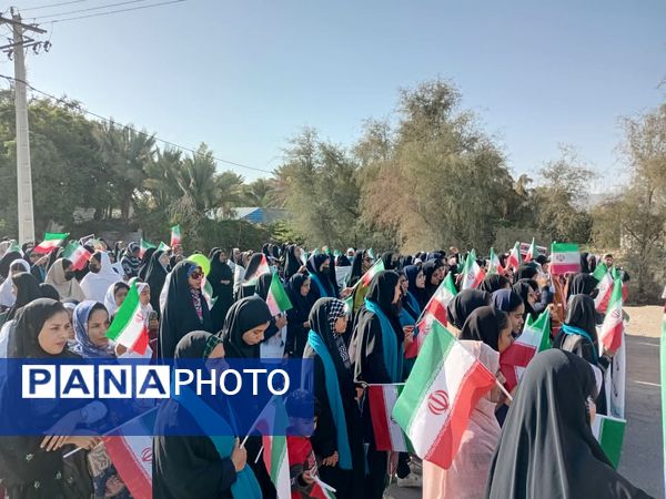 جشن پیروزی انقلاب در فین