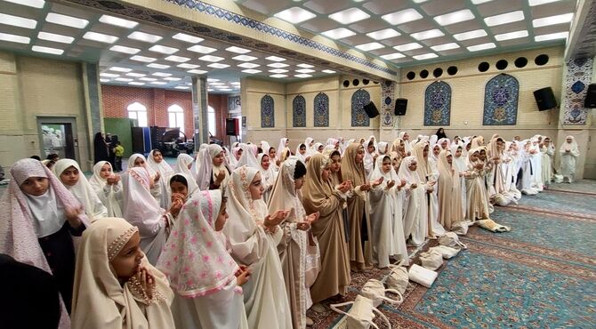 جشن تکلیف دانش‌آموزان مدرسه نصرت مظاهری1 ناحیه چهار کرج  