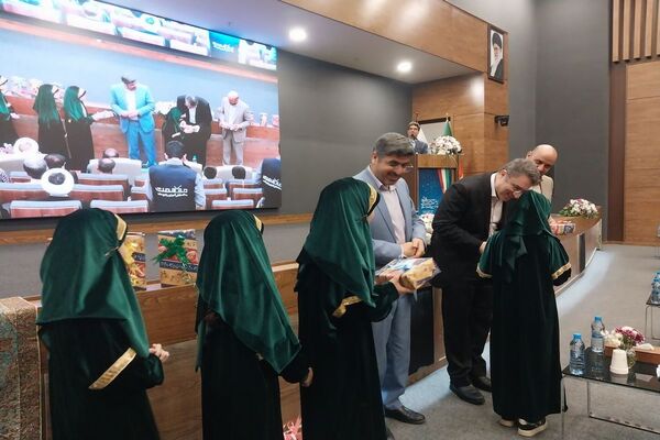 مراسم تقدیر از مشاورین و معاونین پرورشی مدارس ناحیه سه مشهد