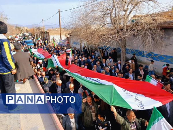 حضور باشکوه مردم کندر در راهپیمایی ۲۲ بهمن