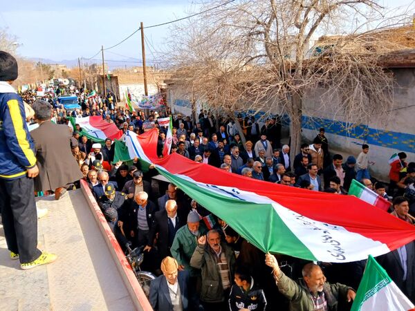 حضور باشکوه مردم کندر در راهپیمایی ۲۲ بهمن