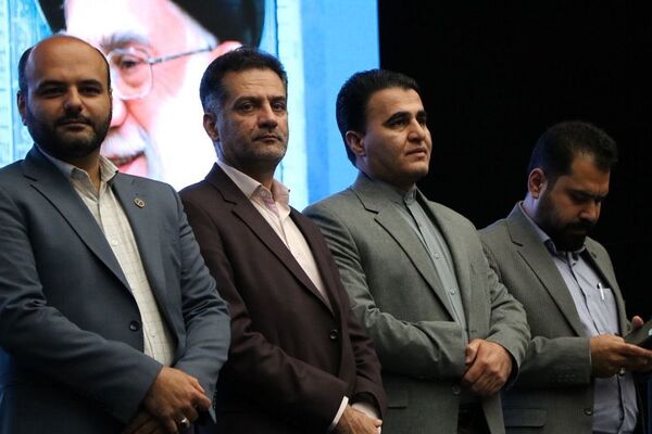 تقدیر از دانش‌آموزان برتر حوزه فرهنگی و هنری در آموزش و پرورش ناحیه یک شهرری