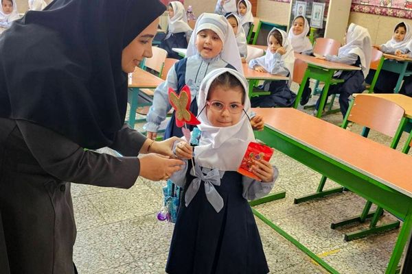 روز جهانی کودک در آموزشگاه میرداماد ناحیه دو شهرری 