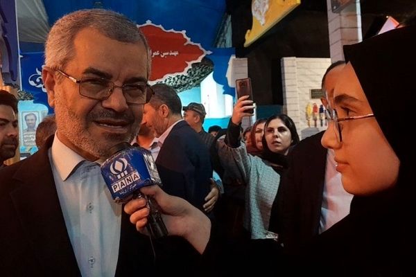 انتقال فرهنگ ایثار و شهادت به نسل آینده وظیفه ملی است