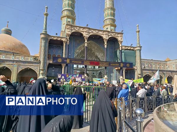 جلوه هایی از حضور مردم قم در راهپیمایی یوم الله 13 آبان