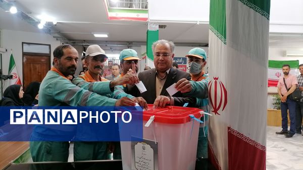 حضور حماسی مردم غیور بیرجندی در انتخابات 