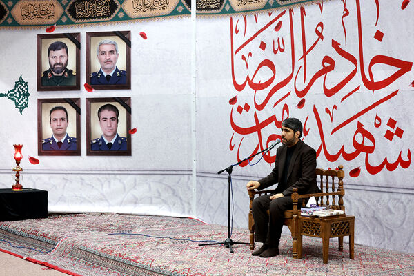 مراسم بزرگداشت شهیدان خدمت در دبیرستان متوسطه دوم امام صادق(ع)