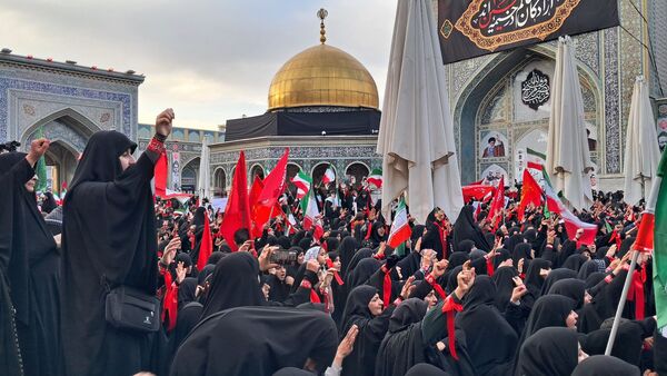 گردهمایی باشکوه بانوان مشهدی در اجتماع "یک ایران یک زینب" در حرم مطهر رضوی