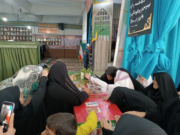 عطر حضور شهید گمنام در نماز جمعه فارسان