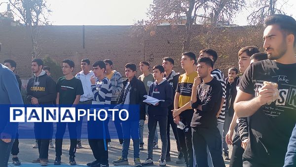 اولین روز از مسابقات گروهی والیبال در دبیرستان شاهد ابوذر گروهی 