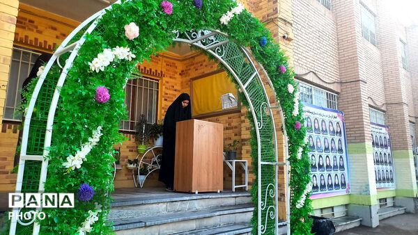 جشن جوانه ها در مدرسه شاهد قدسیان 
