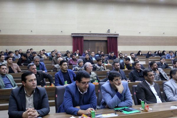 تجلیل از کارآفرینان ملکان در آیین هفته بسیج