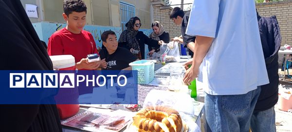 برپایی بازارچه در مدرسه ولیعصر آشخانه 