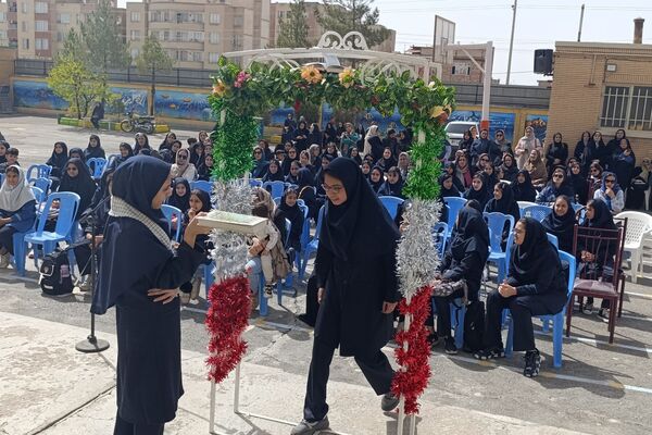 جشن جوانه ها در دبیرستان مهر نیشابور