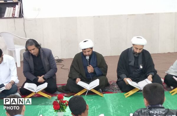 محفل انس با قرآن در کوهنانی با یاد آیت‌الله خامنه‌ای (ره) 