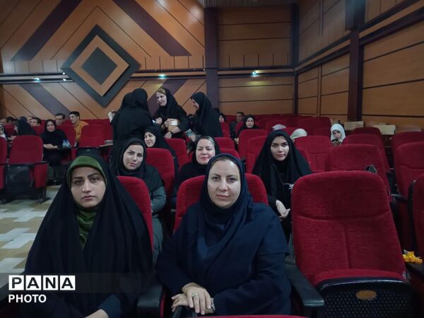جشن روز معلم با حضور معاون پرورشی و فرهنگی وزیر آموزش و پرورش در یاسوج 