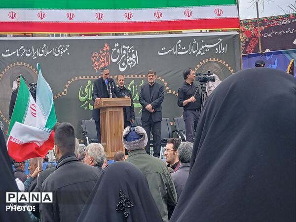 در فراق رهبر شهیدمان به میدان آمدیم 
