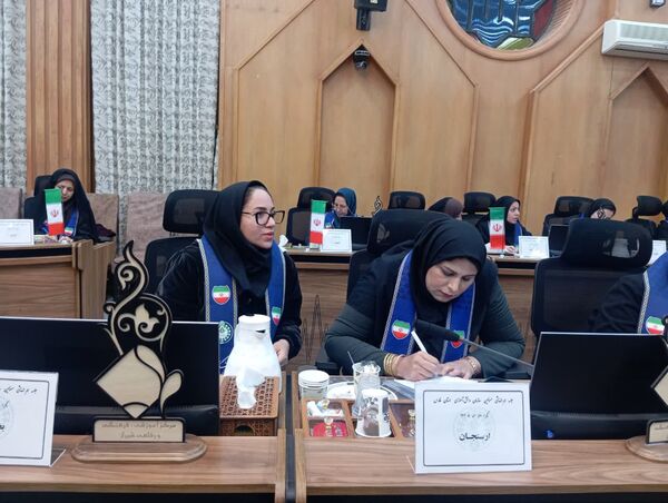 نشست هم‌اندیشی مسئولان سازمان دانش‌آموزی استان فارس روز دوم