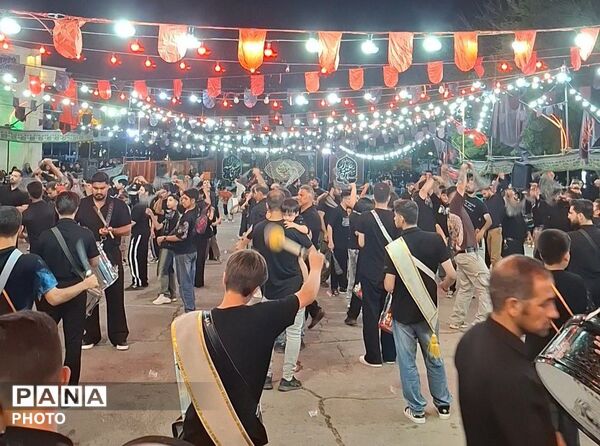 سوگواری مردم ملایر در روز عاشورای حسینی 