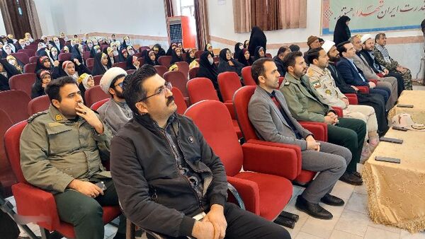 برگزاری مراسم یادواره شهدا در شهر راز