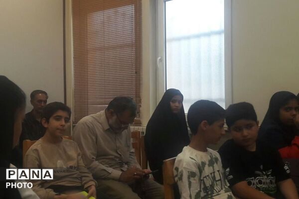 نشست نقد و بررسی کتاب «جوانمردان پل باقرآباد» با حضور مردم و دانش‌آموزان در پیشوا