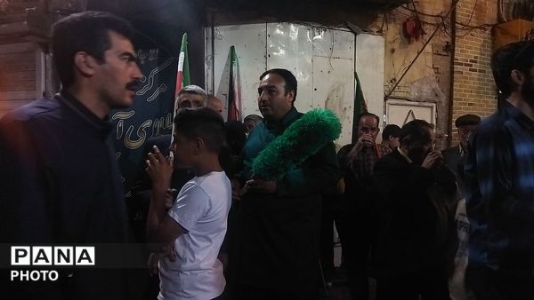 چایخانه فاطمه الزهرا برای هفتاد و هفتمین شب میزبان مردم 