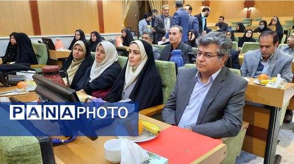 تجلیل از برگزیدگان پژوهشگر خراسانی در مشهد