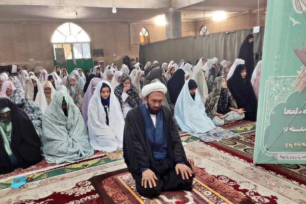 فشافویه میزبان خلوت عاشقانه دانش آموزان در نخستین روز اعتکاف همزمان با ولادت حضرت علی (ع)