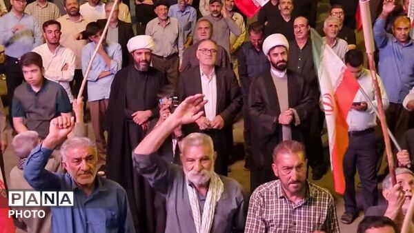 نورآباد در مسیر ولایت؛ تجدید میثاق با رهبری در صد و شصت و سومین شب ایستادگی