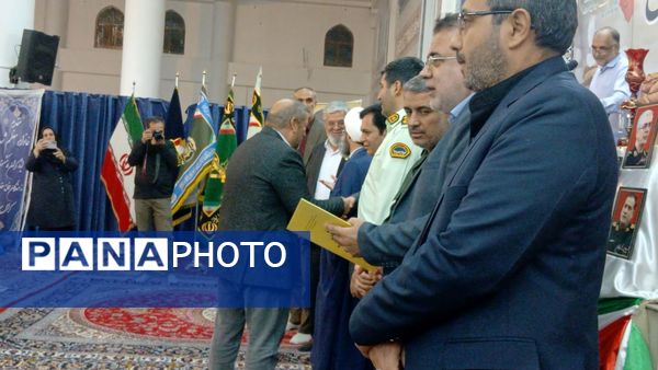 برگزاری آیین باشکوه گرامیداشت هفته دفاع مقدس در مصلی نظرآباد