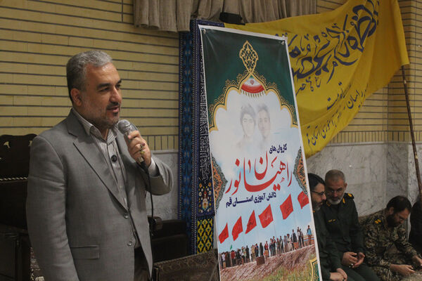 اعزام نخستین گروه از دختران دانش‌آموز ناحیه یک قم به اردوی راهیان نور