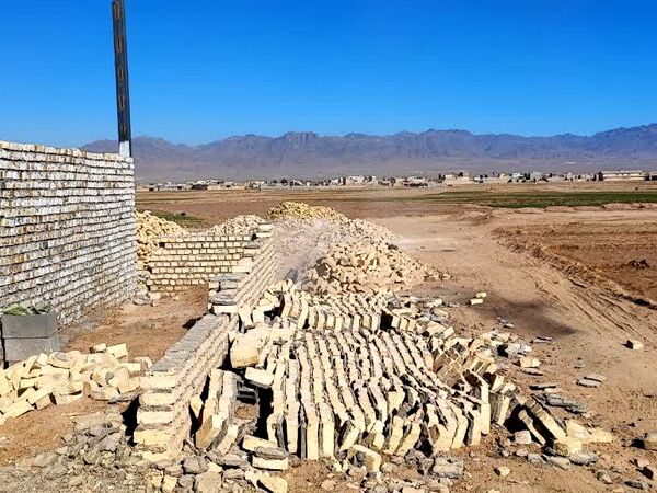 فدافن در مسیر آبادانی