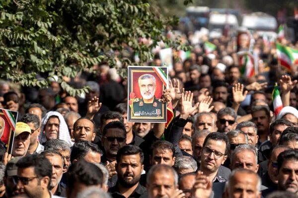 تشییع با شکوه شهدای مقاومت در دارالمؤمنین کاشان