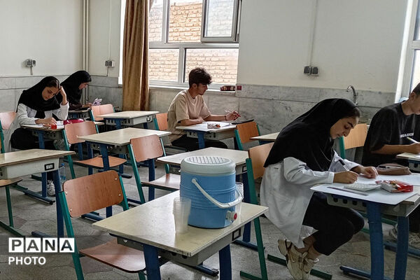 نمایش آثار برگزیده دانش‌آموزان در المپیاد خلاقیت و مهارت مدرسه محمودیه بجنورد