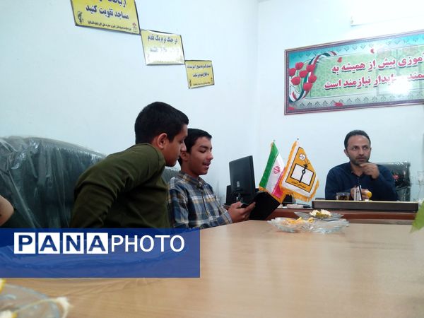 جلسه فرمانده واحد های بسیج دانش‌آموزی در شهرستان خلیل‌آباد
