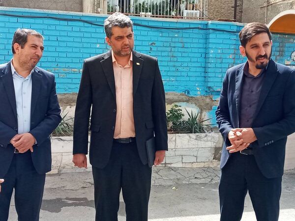 بازدید معاون پرورشی اداره آموزش و پرورش شهرستانهای تهران از نزدیک با مشکلات و چالش های مدرسه شهید رستمی