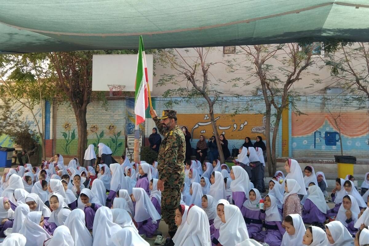 شناخت دانش‌آموزان با کار نیروی انتظامی 