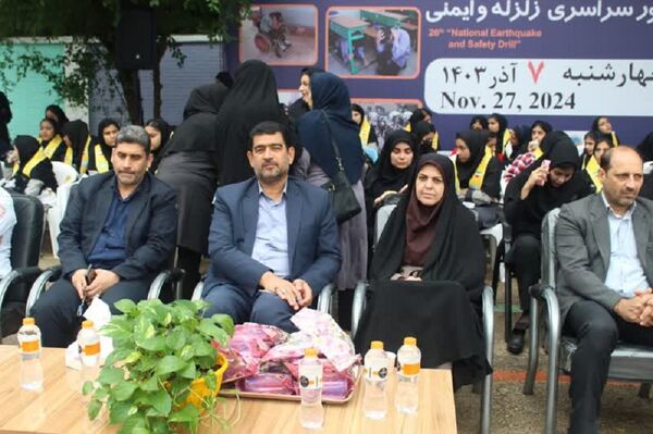 برگزاری مانور «زلزله و ایمنی» زیر بارش رحمت الهی