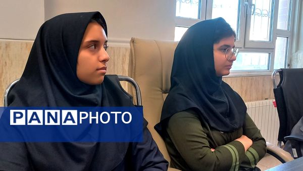 حضور مدیر آموزش و پرورش ملارد در جمع دانش‌آموزان برتر مسابقات قرآنی و فرهنگی هنری دبیرستان شاهد شهدای اقتدار