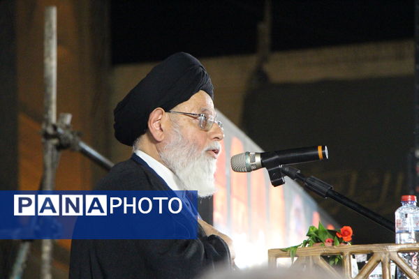 اجتماع مردم یزد در سوگ سیدالشهدای خدمت