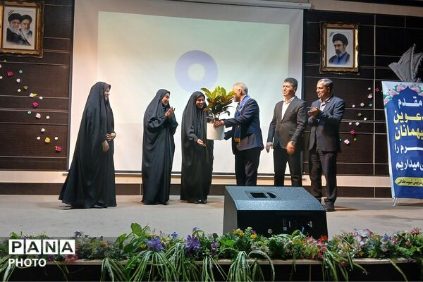 گردهمایی بزرگ خبرنگاران دانش آموز پانا در شهرستان شهریار و تجلیل از فعالان این عرصه
