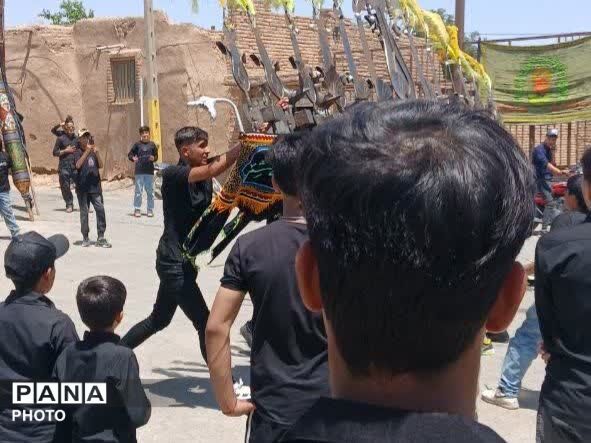 در هشتمین روز ماه محرم طنین نوای یا حسین در کوچه‌های فدافن پیچید
