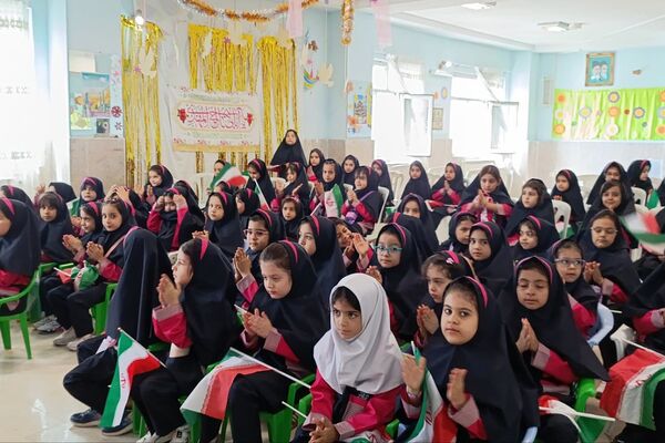 برگزاری جشن شکوفه های کلاس اولی در مدارس میقات و حضرت معصومه (س) منطقه پردیس 